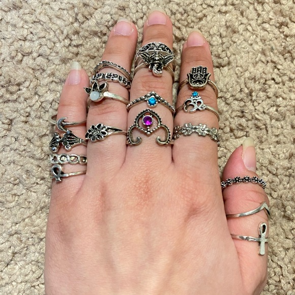18 silver rings - Picture 1 of 1